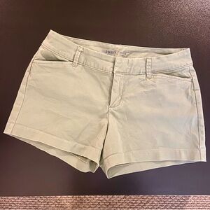 Old Navy Women's Light Green Pixie Short - Midrise